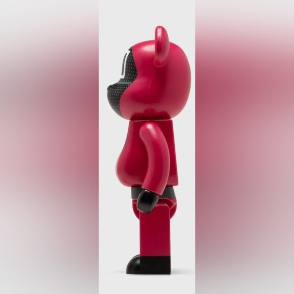 BEARBRICK X Squid Games Guard Square 400% ONLY - Picture 4 of 4